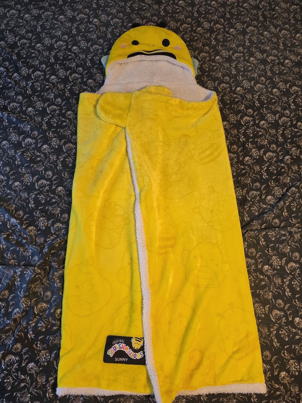 Squishmallows Original Sunny Yellow Hooded Kids Blanket